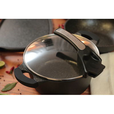 Saxum Aluminum Non-Stick Specialty Pan