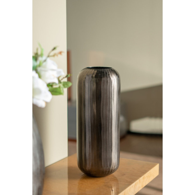 Vase 7 po x 7 po x 17 po