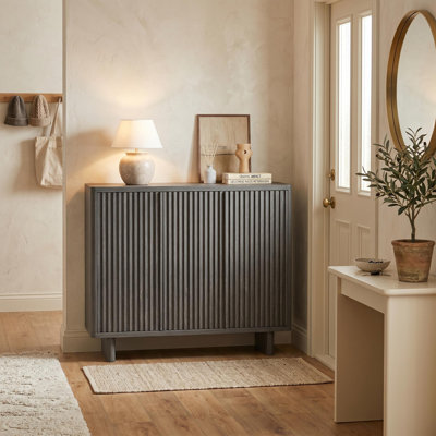 Armoire à chaussures 46 po avec portes cannelées pour couloir