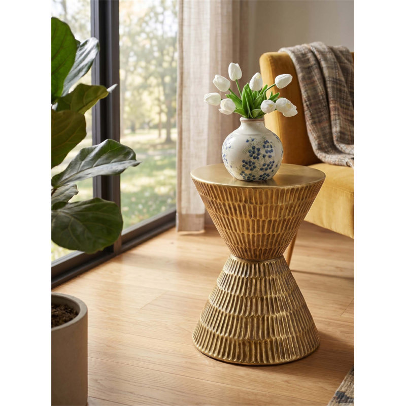 Table d'appoint en sablier antique antique avec texture martelée, durable et élégante pour les intérieurs modernes