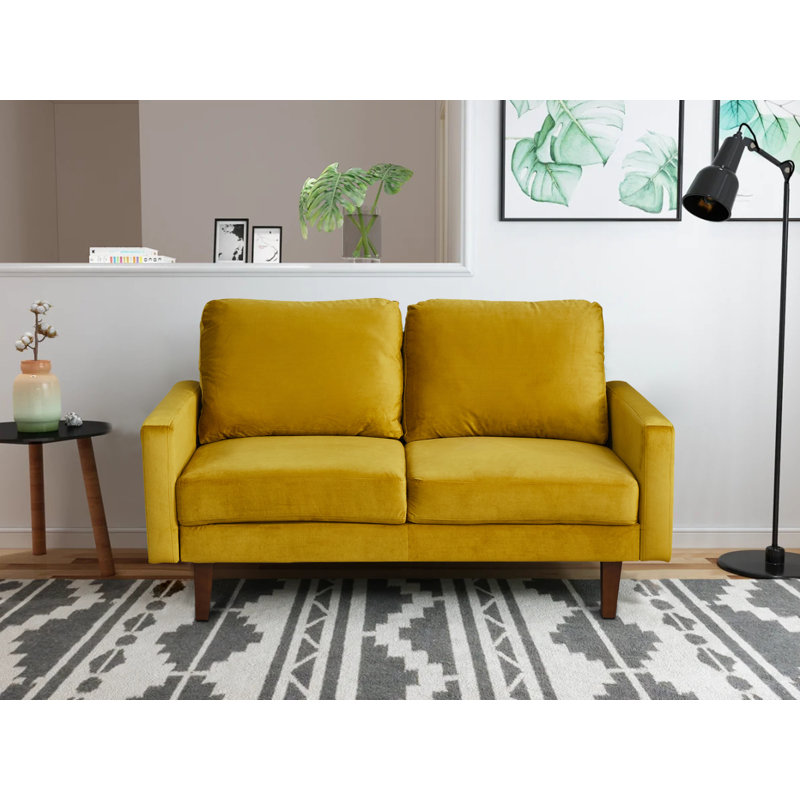 Causeuse à accoudoirs carrés, Velours jaune, H 35 po x l 60 po x P 33 po