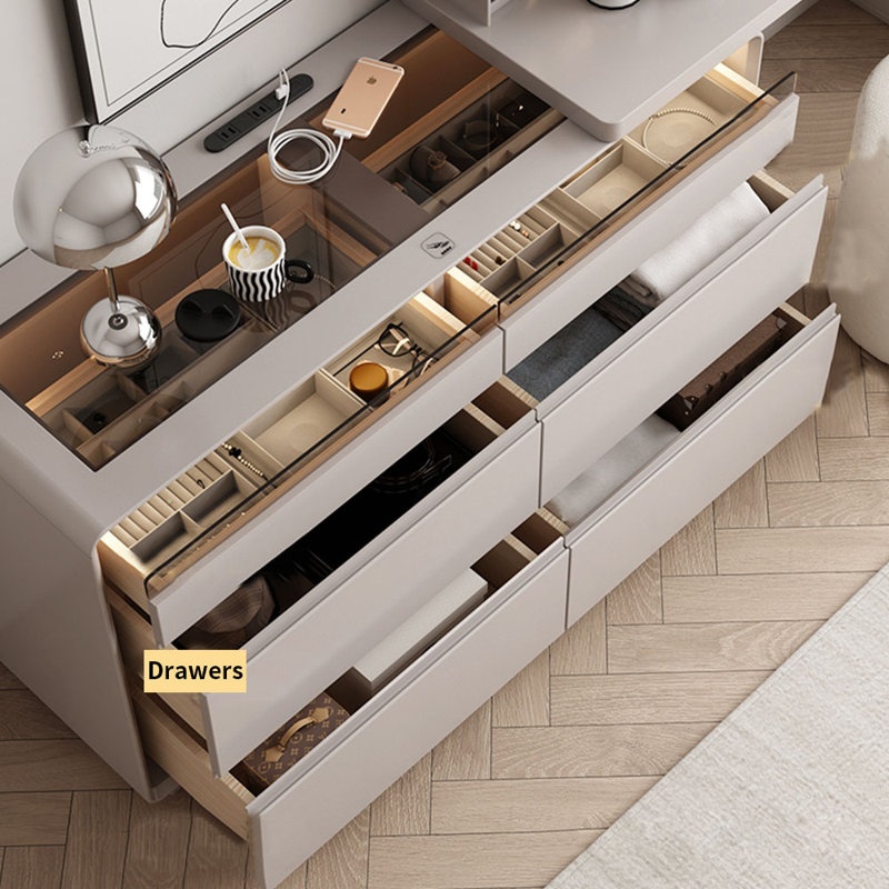 Louls, Beige