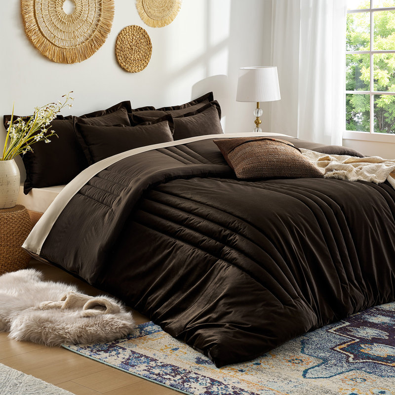 Luxury Velvet Bedding Comforter Sets 3 Pieces. Lightweight fluffy and soft velvet comforter set, Queen, Brown