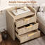 Table de chevet cannelée avec station de charge, grande table de chevet avec 3 tiroirs de rangement et poignée en métal, table de bout moderne pour la chambre à coucher, bureau personnel, chêne naturel