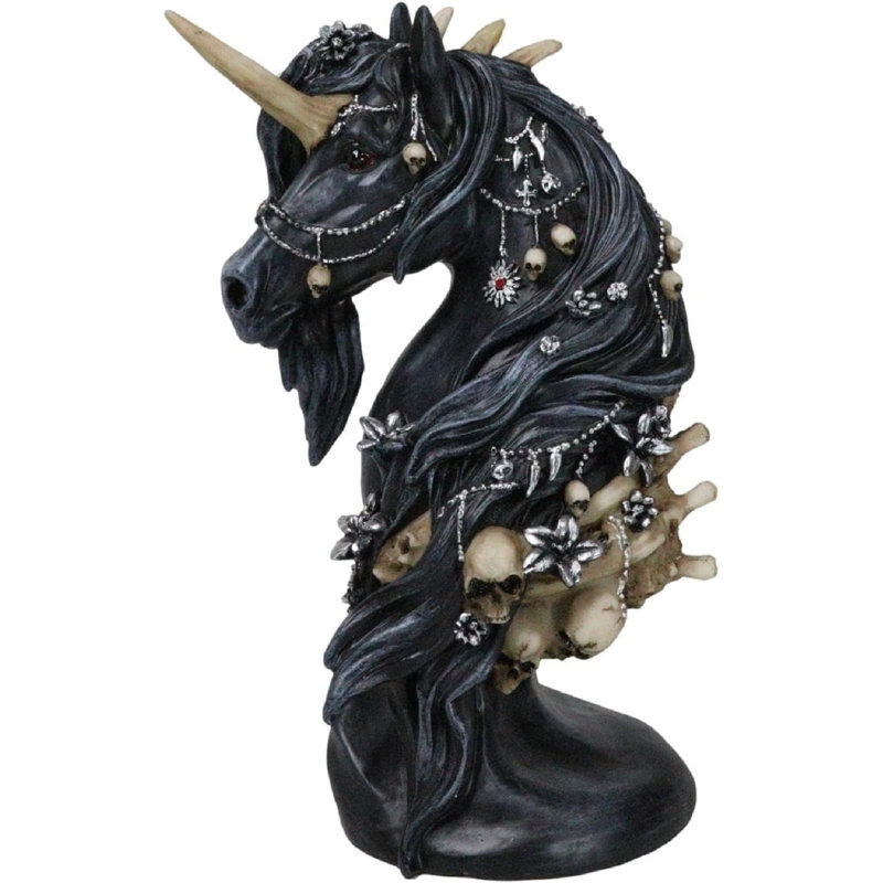 Figurine macabre noire à licorne noire avec des os de squelette et un buste de crâne