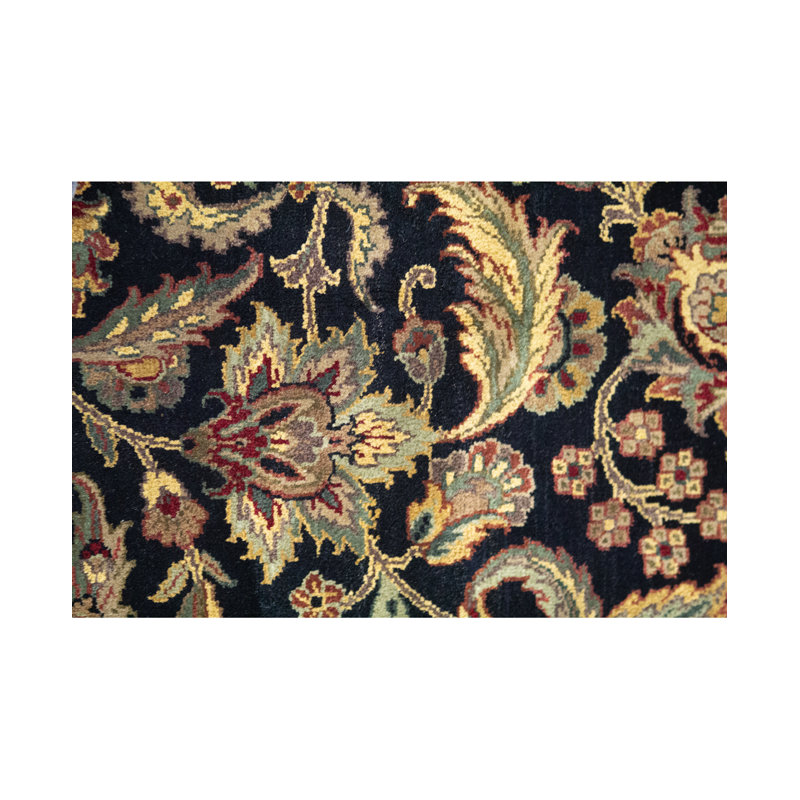 Tapis noir et rouge de haute qualité noué à la main