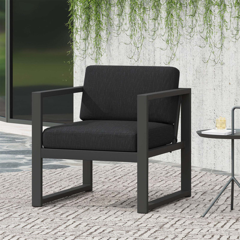 CHAISE CLUB