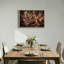 Toile rougeoyante sur fond sombre-455915414