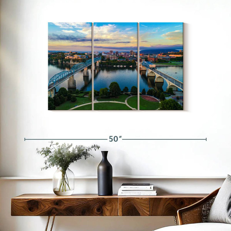 Chattanooga Shaunna Skyline, 24" H x 38" W