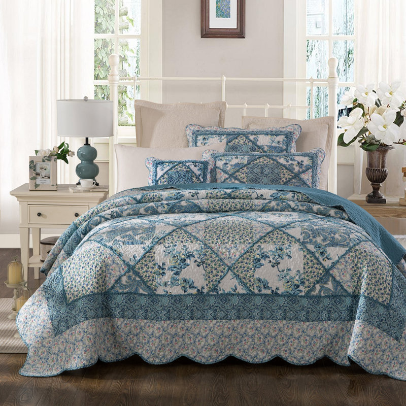 Modern & Contemporary Cotton Floral Quilt, King Quilt + 2 Shams