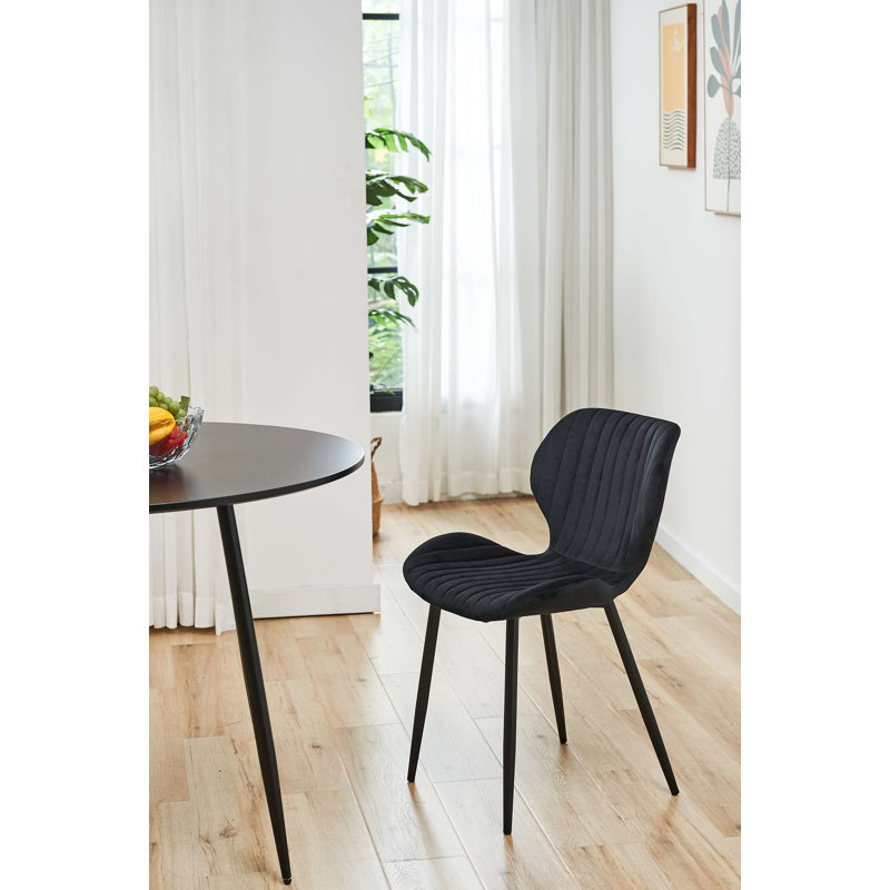 Garrettsville 47cm H Tufted Velvet Upholstered Upholstered Back Side Chair in Black