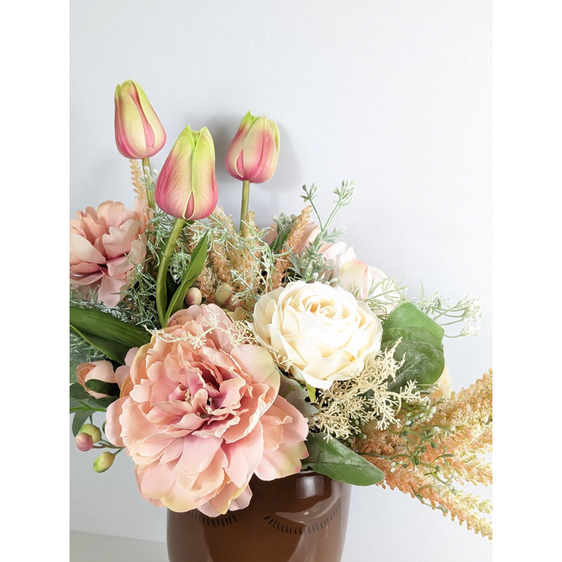 Arrangement mixte dans un vase