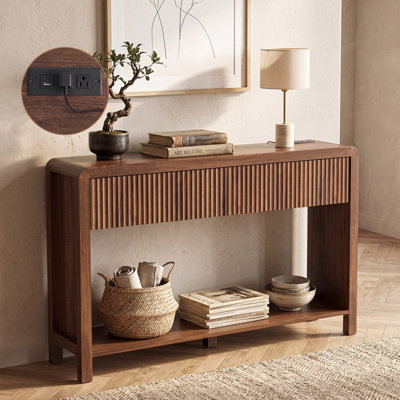 Table de canapé cannelée avec prises de courant, console étroite de 47 po avec 2 tiroirs derrière le canapé, tables d'entrée courbées avec rangement ouvert pour l'entrée, couloir, salon, noyer foncé