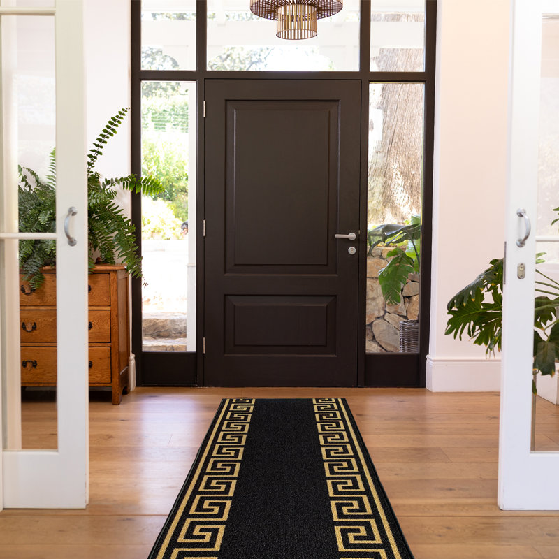 Tapis noir / doré touffeté à motif géométrique Forestview, Tapis de couloir 2 pi 7 po x 38 pi