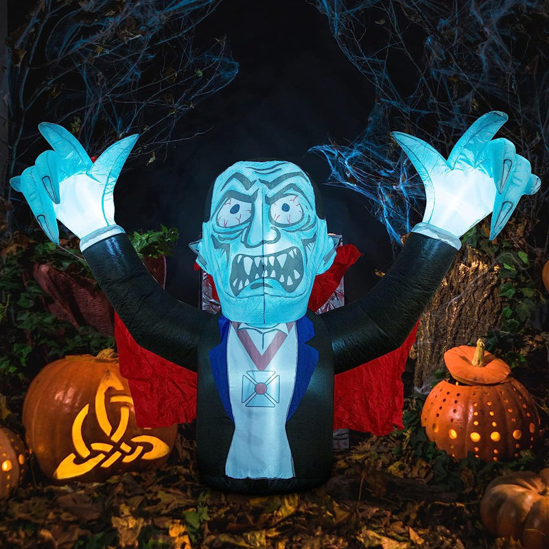 Vampire Centerburg avec manteau lumineux rouge