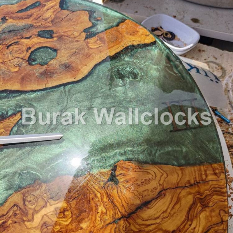 Horloge murale en résine, bois, époxy Tuthill, H 12 po x l 12 po x P 2 po