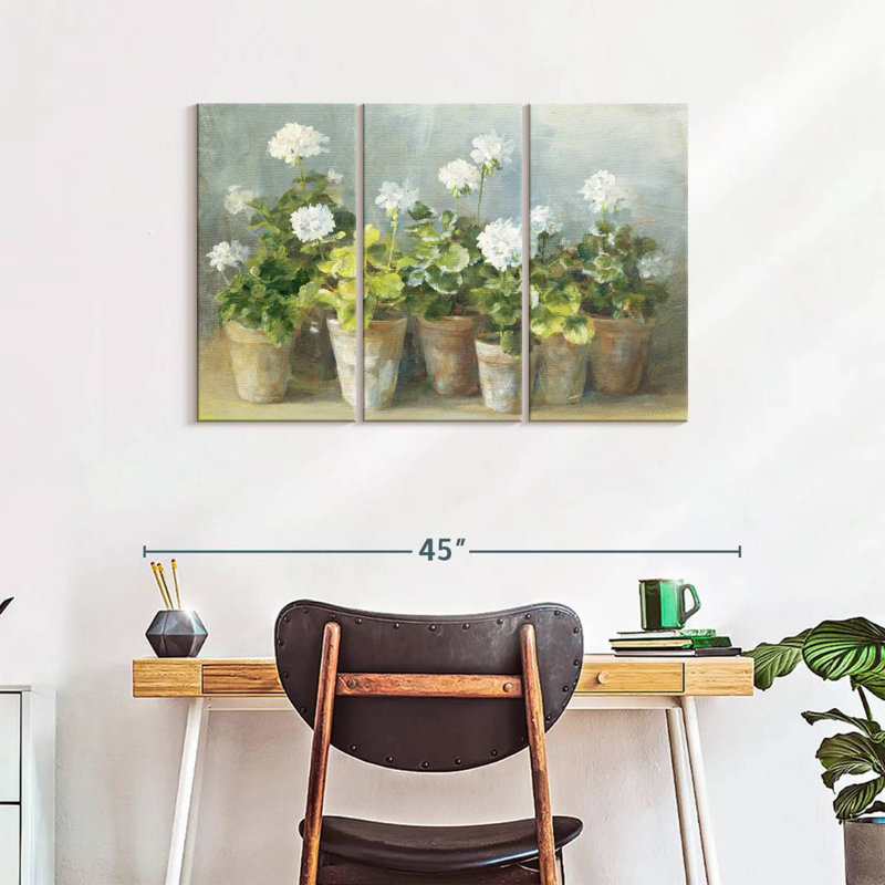 Harnek White Geraniums Crop, 24" H x 38" W