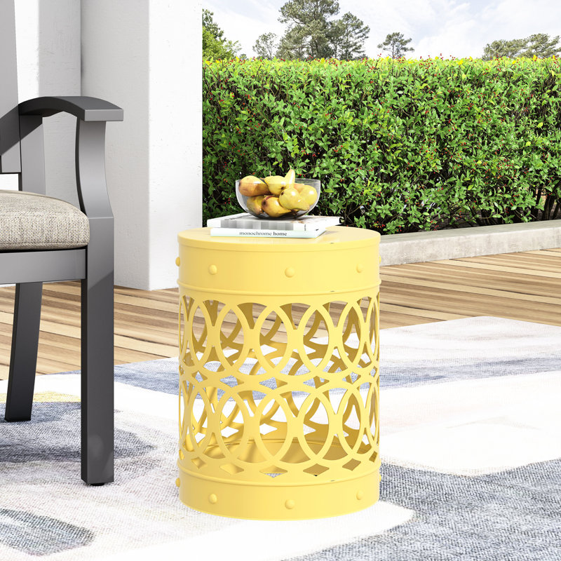 Table d'appoint d'extérieur en métal jaune - Grande table d'appoint élégante au design en fer découpé, structure thermolaquée, livrée sans assemblage, jaune, design minimaliste, fer.