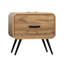 Table de bout Wea Bed, 1 tiroir, pieds noirs en angle, chêne naturel
