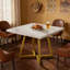 Table de salle à manger carrée vintage industrielle, structure en métal durable et plateau en bois rustique pour une utilisation polyvalente à la maison (table seulement, chaises non incluses)