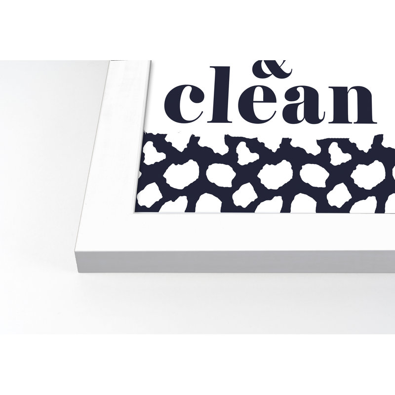 «Fresh and Clean Navy with Spots», art textuel sur toile à cadre flottant