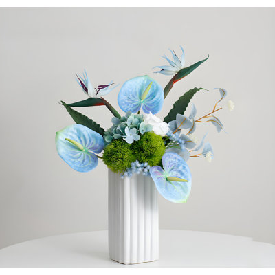 Ornements de fleurs simulées