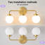Luminaire de salle de bain à 3 lumières à intensité variable avec abat-jour en verre blanc soufflé à la main-133329474