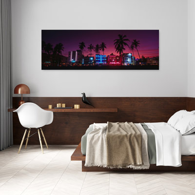 Hôtel illuminé la nuit, South Beach, Miami, Floride, États-Unis, art abstrait coloré, palmier, plage, art mural