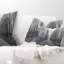 Coussin décoratif noir et blanc Freeway in Forest
