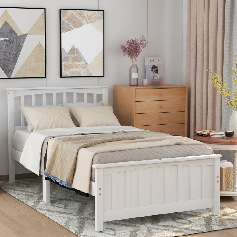 Lit plateforme en bois massif Awarth par Harriet Bee, Blanc