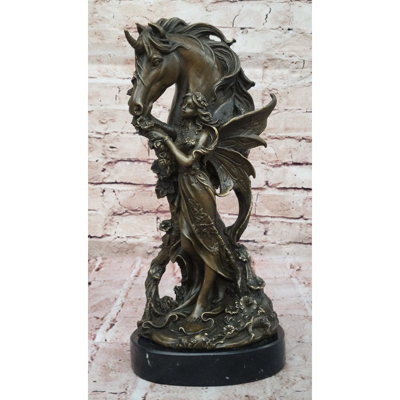 Figurines et sculptures tauriques