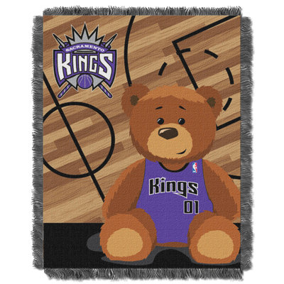 Jeté de bébé kings court NBA