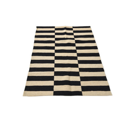 Tapis noir et blanc Ohlson