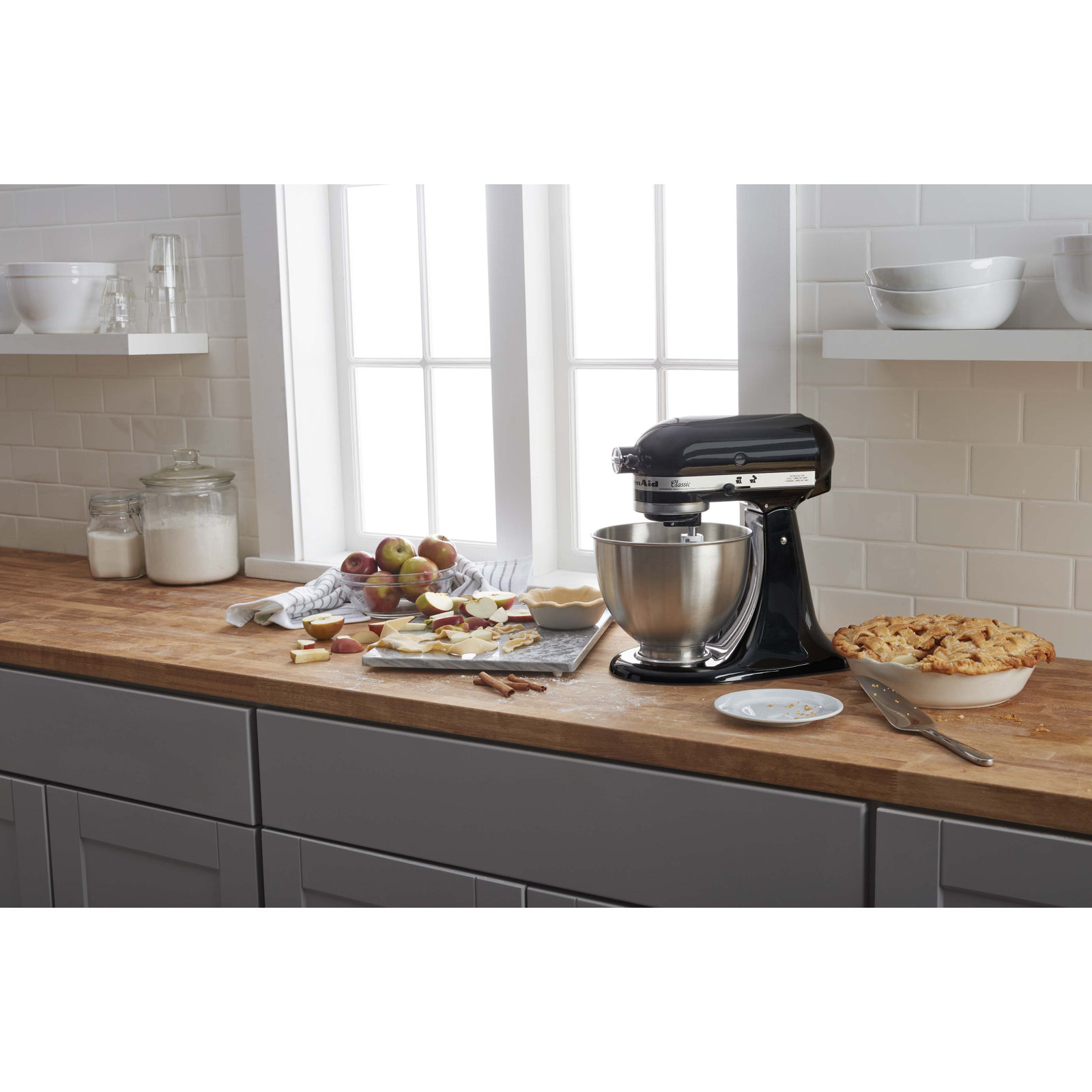 KitchenAid® Classic Series 4.5qt Stand Mixer, Onyx Black