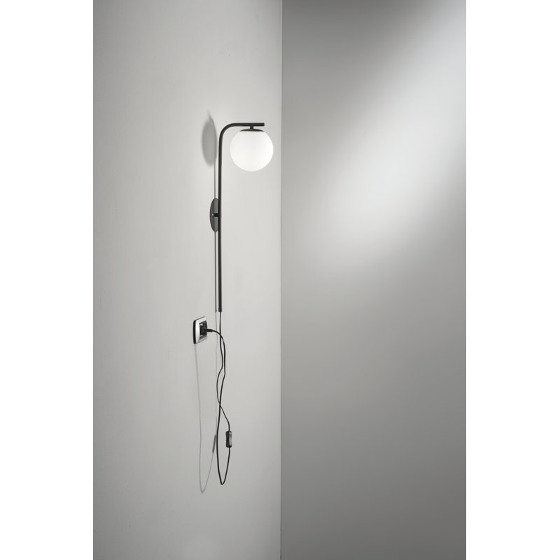 Bostonia Plug-in Wallchiere, Black