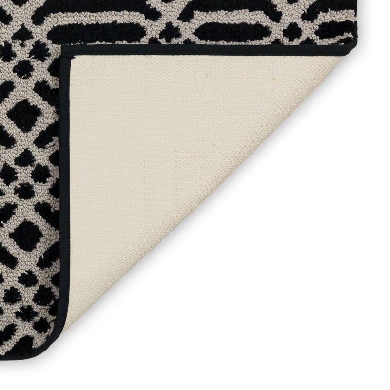 Tapis de bain en tricot géométrique Linkage, L 20 po x L 34 po, Noir / silex