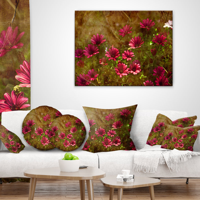Jardin printanier avec petites fleurs rouges - coussin à imprimé floral, 18 po x 18 po, Coussin décoratif