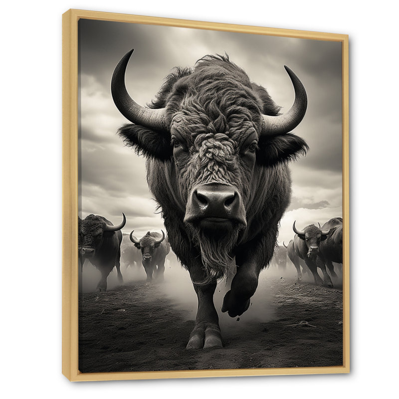 «Gray Buffalo Grazing Giants», reproduction d'art sur toile, Cadre naturel flottant, H 40 po x l 30 po x P 1,5 po