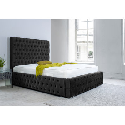 Juna Upholstered Velvet Sleigh Bed