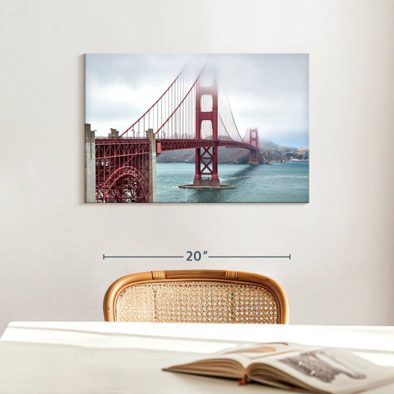 Lilie Golden Gate Bridge Stormy Mist