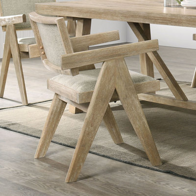 Charmantes chaises rembourrées en polyester pour un décor de salle à manger élégant