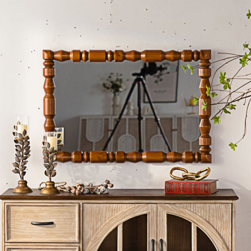 Miroir mural en bois sculpté