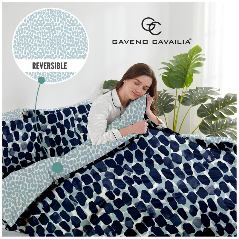 Breathable Geometric Duvet Cover with Pillowcases - Polycotton Fabric Bedding Set - Available in Single Double King Easy Wash