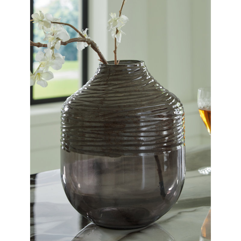 Vase Naytasha, H 10 po x l 8 po x P 8 po