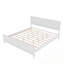 Lit plateforme très grand en bois avec tête et pied de lit-440950208