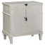 Ensemble de chambre à coucher luxueuse 4 pièces pour très grand lit en chêne argenté avec accents glamour et revêtement confortable pour une élégance moderne.-662368760
