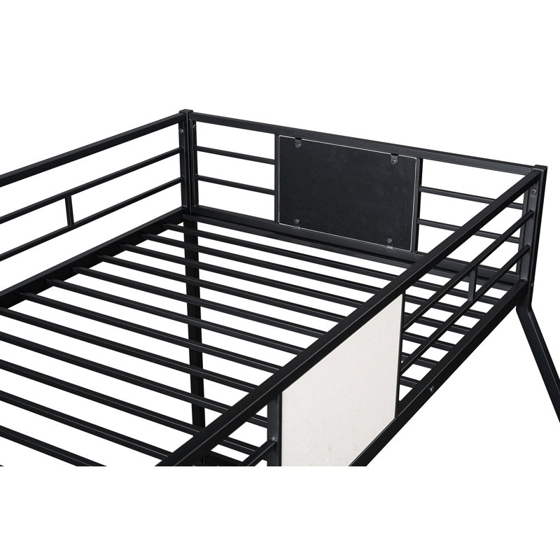 Lit superposé simple au-dessus d'un lit double avec style contemporain, fabrication en métal noir, aspect bicolore, côté, choix de mise à niveau de la chambre à coucher,