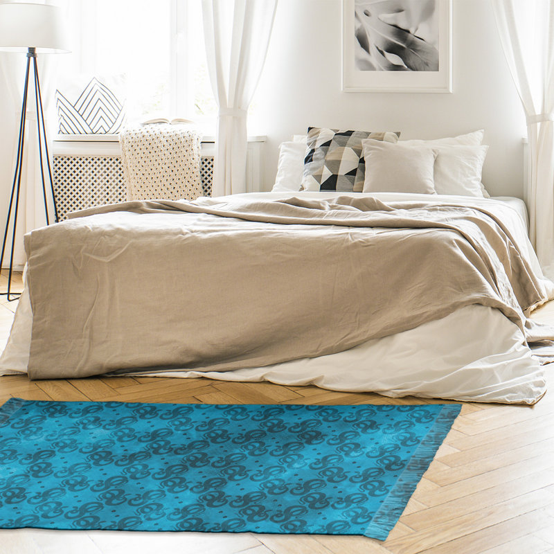 Tapis bleu serpents Mcguigan, Oui