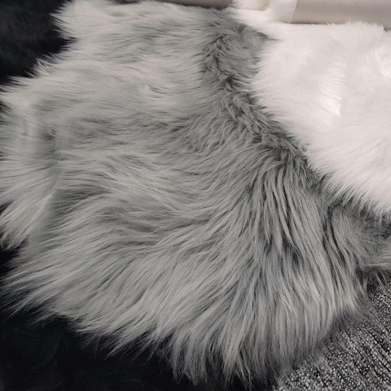 Vieda Faux Fur Indoor Rug, Novelty 2' x 4'