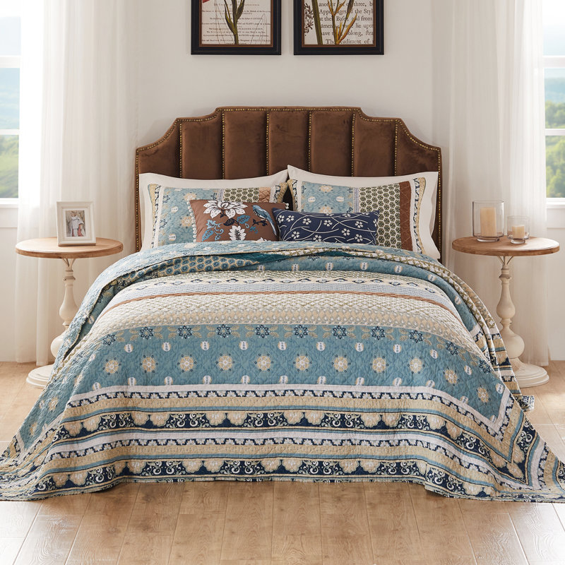 Greenland Home Fashions Thalia Blue Bohemian Medallion Floral Patchwork 3-Piece Queen Size Bedspread Set 110"x118" with 2 Standard Shams